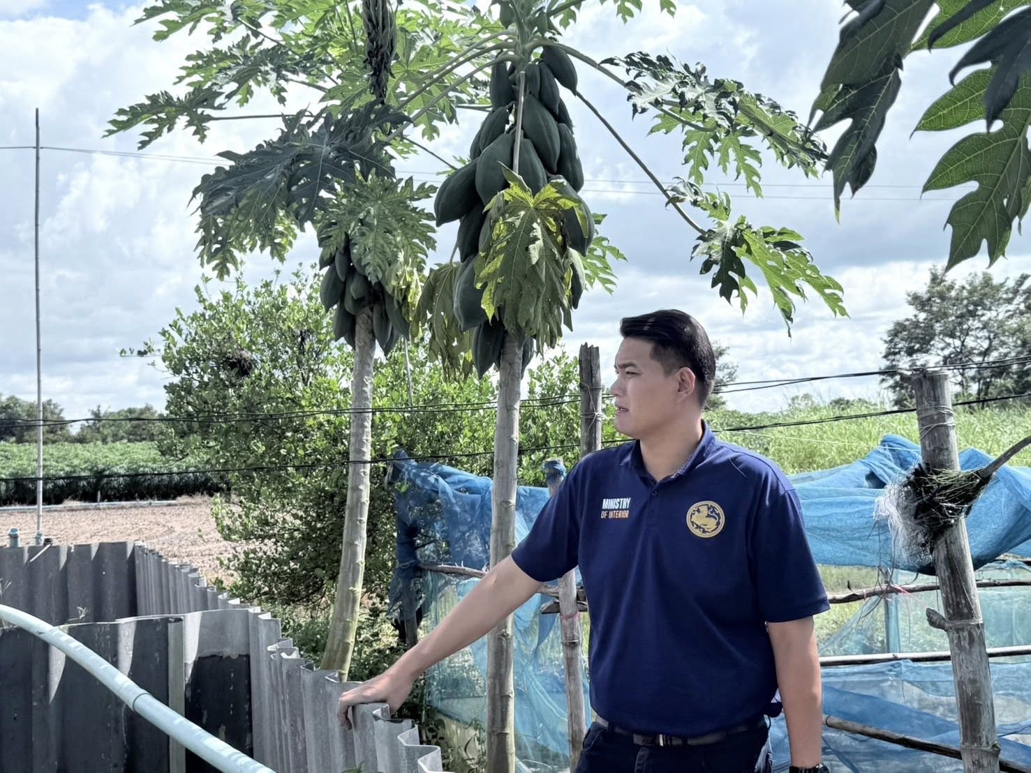 พช.น้ำเกลี้ยง ลงพื้นที่ สนับสนุน ติดตามการดำเนินงาน “โคก หนอง นา” ตำบลน้ำเกลี้ยง